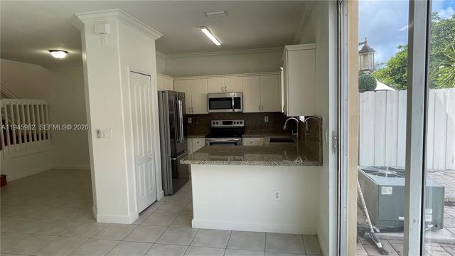 7020 NW 177th St B103, Hialeah, FL 33015