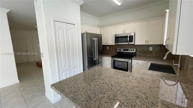 7020 NW 177th St B103, Hialeah, FL 33015