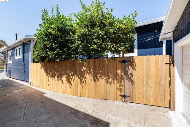 3568 Harper Street, Oakland, CA 94601