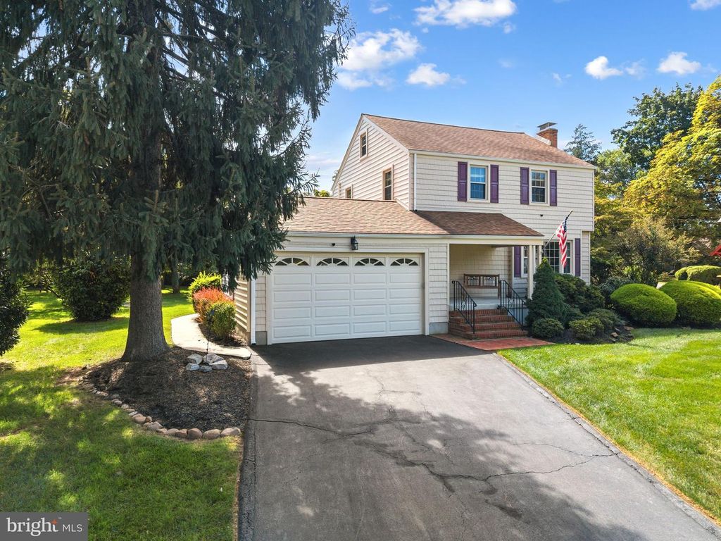 913 GREENWAY AVE, Yardley, PA 19067 — photo 2