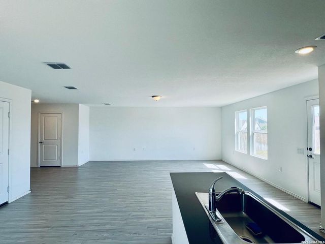 10135 Ana Heights, San Antonio, TX 78224