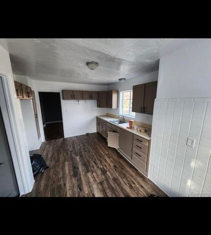 15646 Saratoga Avenue, Detroit, MI 48205