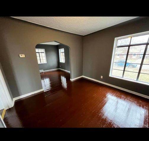 15646 Saratoga Avenue, Detroit, MI 48205