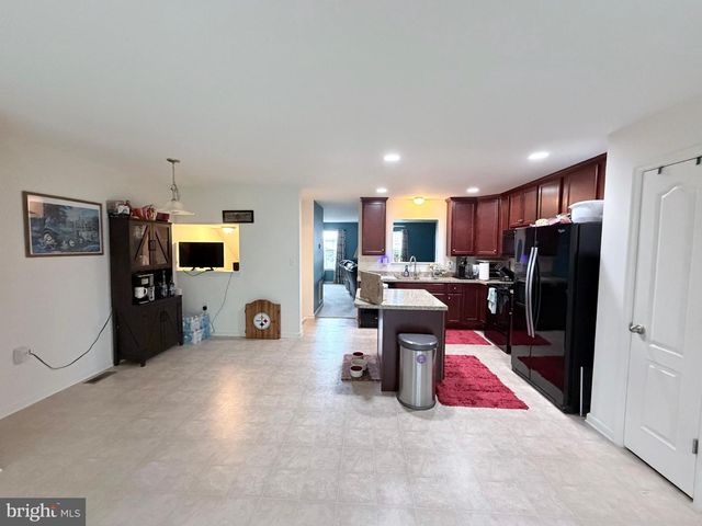 94 TEAKWOOD DR, Martinsburg, WV 25404