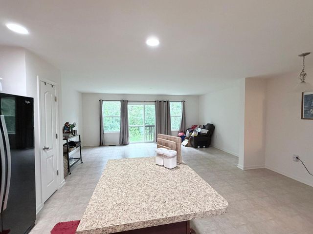 94 TEAKWOOD DR, Martinsburg, WV 25404