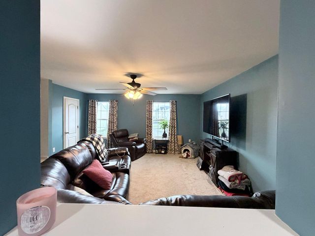 94 TEAKWOOD DR, Martinsburg, WV 25404