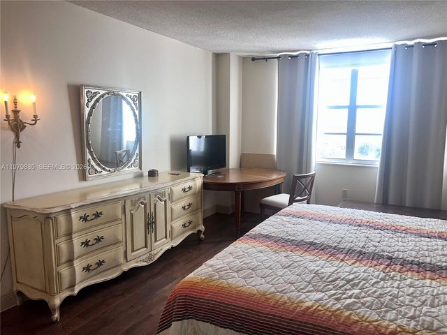 2801 NE 183rd St 507W, Aventura, FL 33160