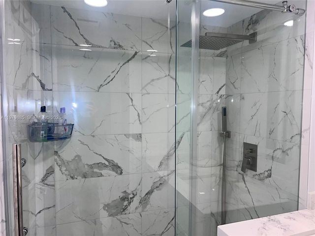 2801 NE 183rd St 507W, Aventura, FL 33160