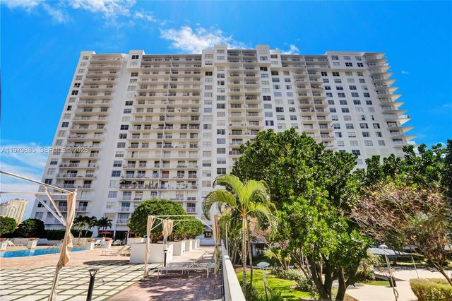 2801 NE 183rd St 507W, Aventura, FL 33160