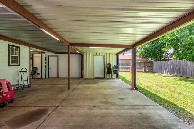 233 E Sunnyside Street, Houston, TX 77076