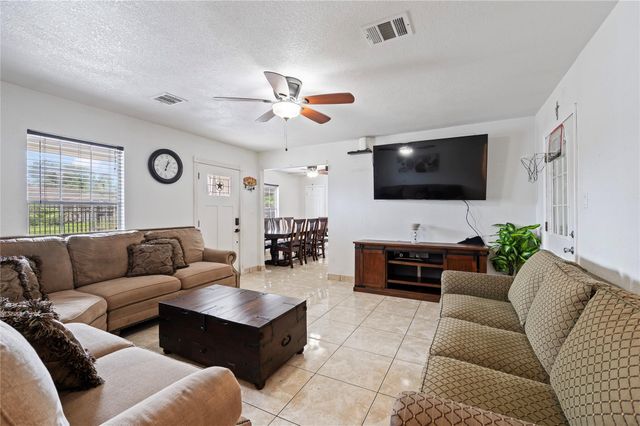 233 E Sunnyside Street, Houston, TX 77076