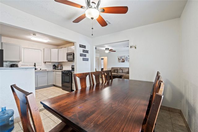 233 E Sunnyside Street, Houston, TX 77076