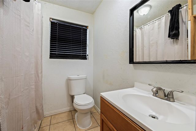 233 E Sunnyside Street, Houston, TX 77076