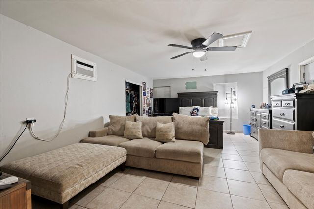 233 E Sunnyside Street, Houston, TX 77076