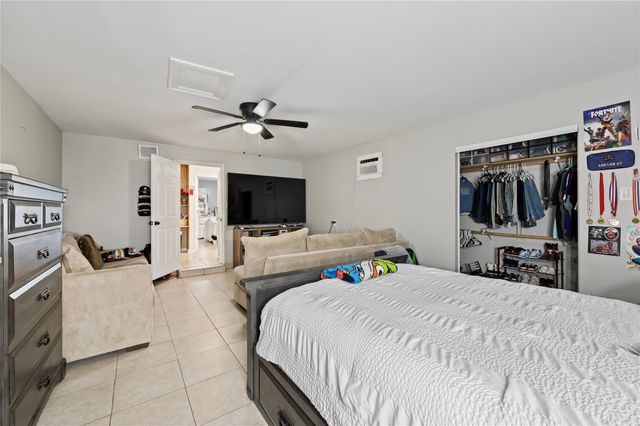 233 E Sunnyside Street, Houston, TX 77076
