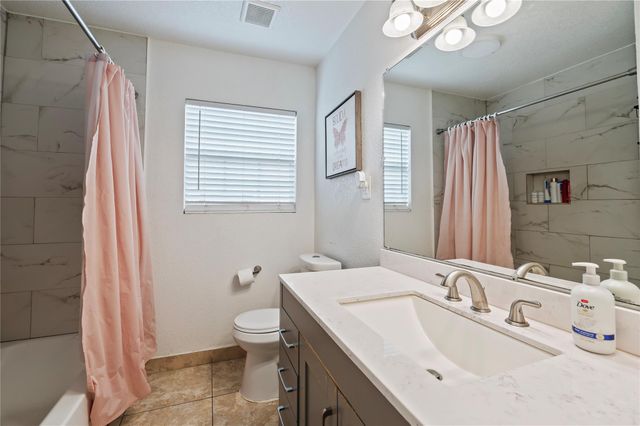 233 E Sunnyside Street, Houston, TX 77076