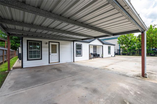 233 E Sunnyside Street, Houston, TX 77076