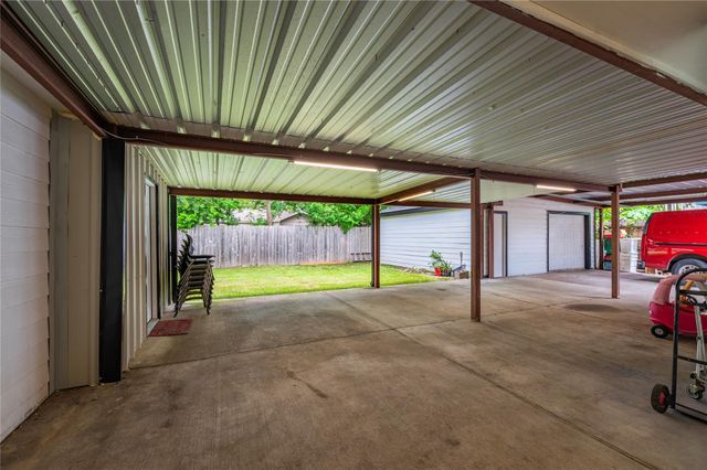 233 E Sunnyside Street, Houston, TX 77076