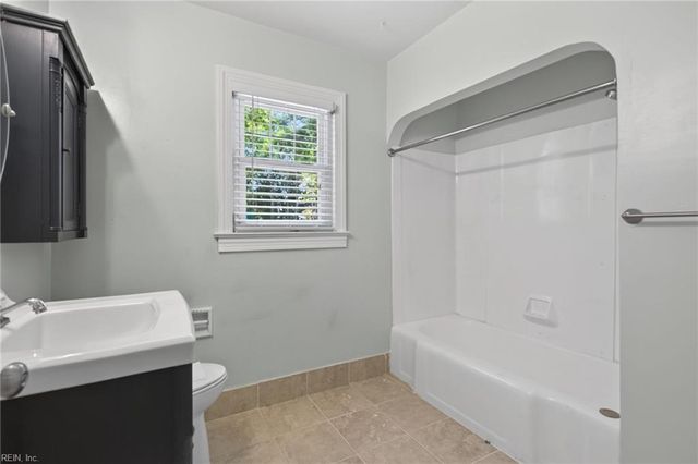 2213 Wildwood RD, Chesapeake, VA 23323