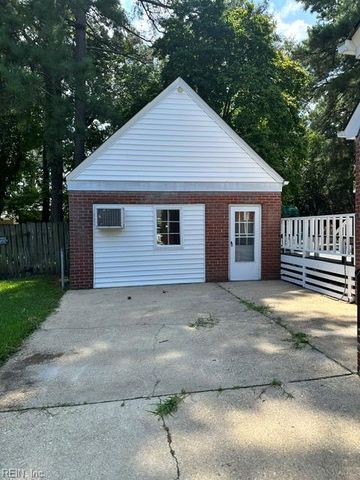 2213 Wildwood RD, Chesapeake, VA 23323