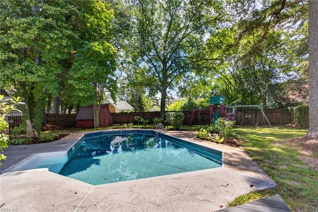 2213 Wildwood RD, Chesapeake, VA 23323