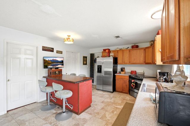 511 County Road 949e, Alvin, TX 77511