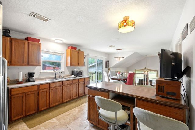 511 County Road 949e, Alvin, TX 77511