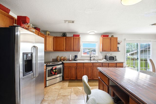 511 County Road 949e, Alvin, TX 77511