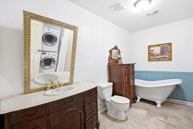 511 County Road 949e, Alvin, TX 77511