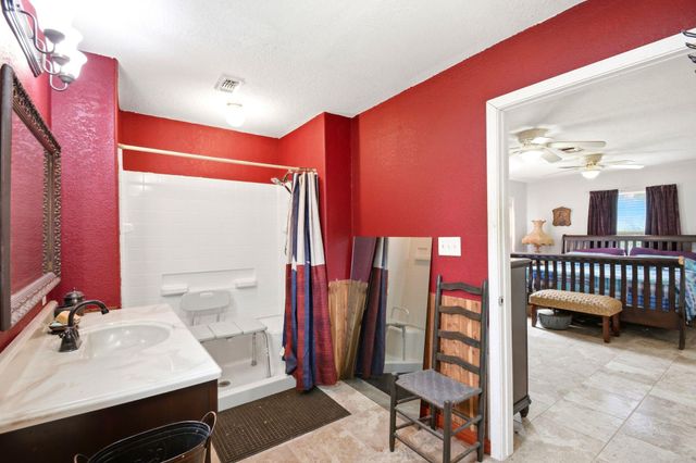 511 County Road 949e, Alvin, TX 77511