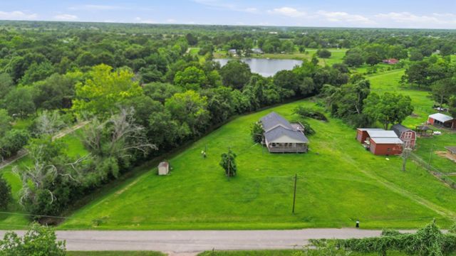 511 County Road 949e, Alvin, TX 77511