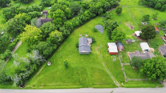 511 County Road 949e, Alvin, TX 77511