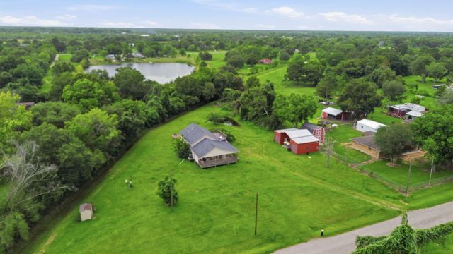 511 County Road 949e, Alvin, TX 77511