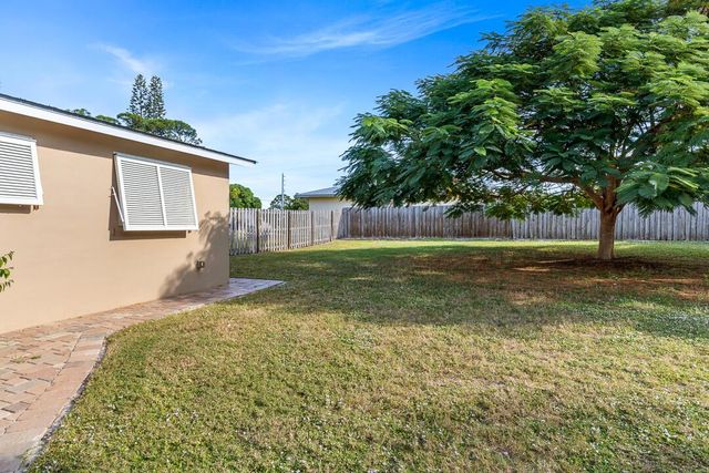 3194 SE Jefferson Street, Stuart, FL 34997