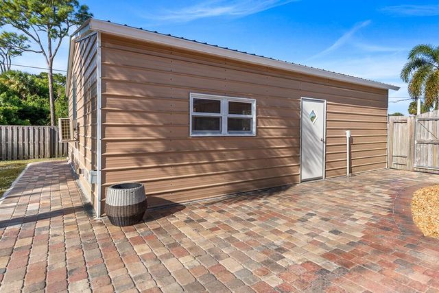 3194 SE Jefferson Street, Stuart, FL 34997