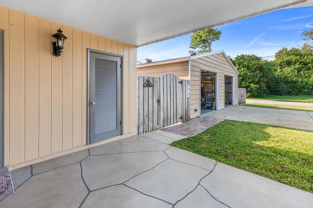 3194 SE Jefferson Street, Stuart, FL 34997