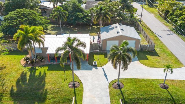 3194 SE Jefferson Street, Stuart, FL 34997