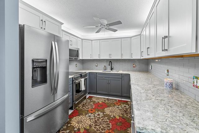 3194 SE Jefferson Street, Stuart, FL 34997