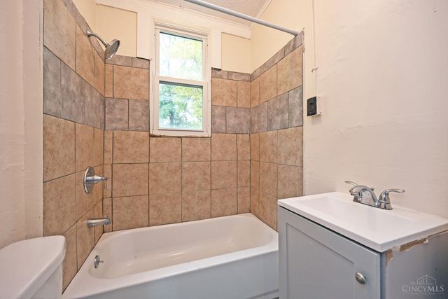 3318 Fairfield Avenue, Cincinnati, OH 45207