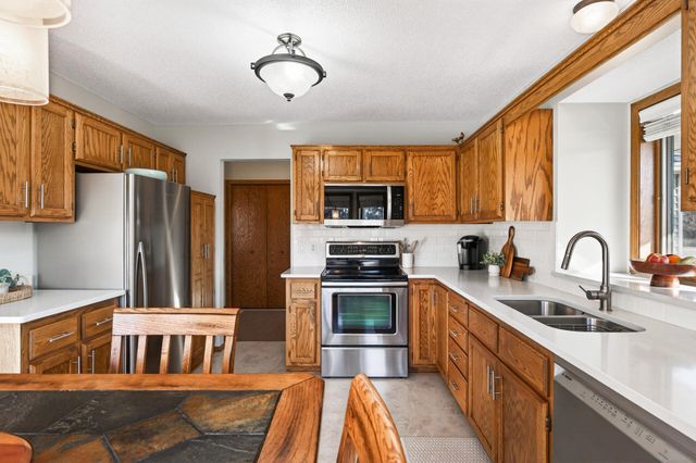 3510 Gershwin Avenue N, Oakdale, MN 55128