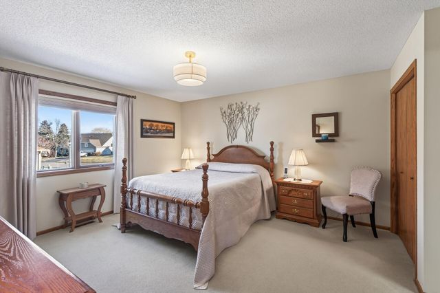 3510 Gershwin Avenue N, Oakdale, MN 55128