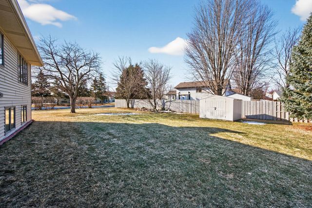 3510 Gershwin Avenue N, Oakdale, MN 55128