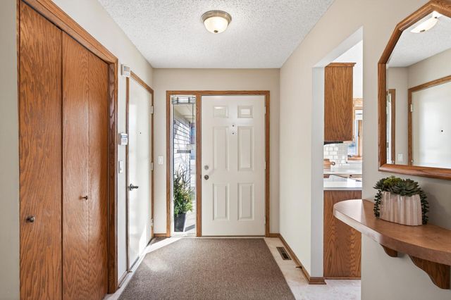 3510 Gershwin Avenue N, Oakdale, MN 55128