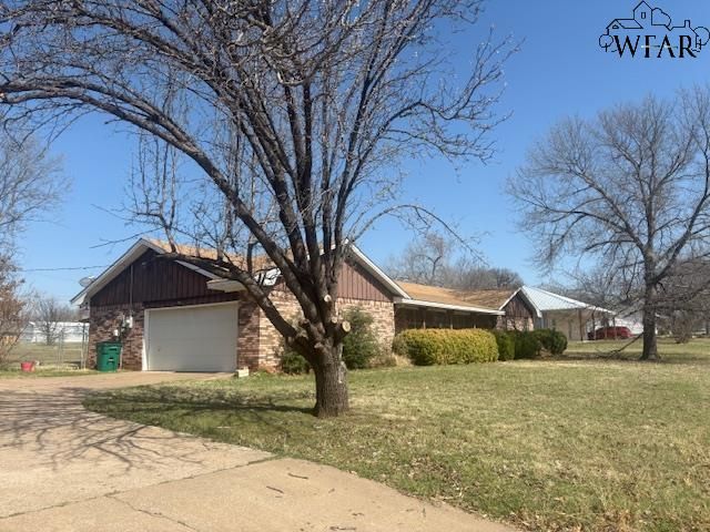 1004 E WICHITA STREET, Henrietta, TX 76365