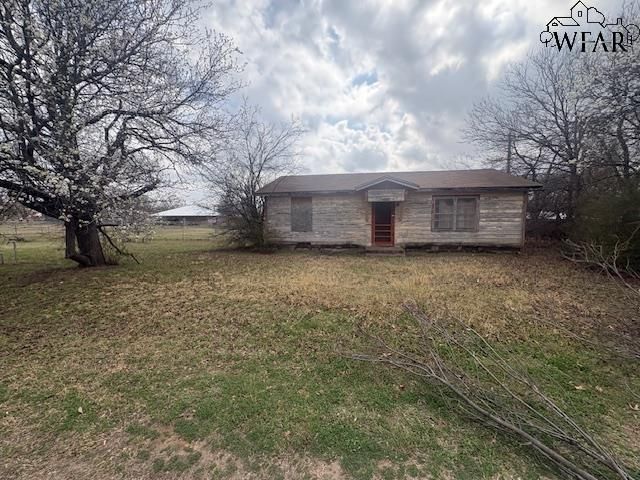 1004 E WICHITA STREET, Henrietta, TX 76365