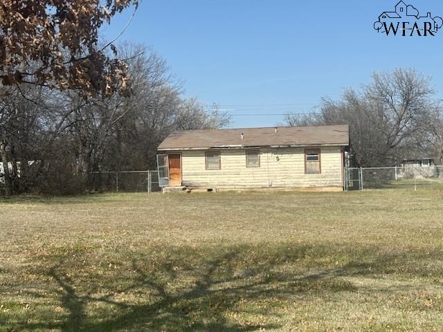 1004 E WICHITA STREET, Henrietta, TX 76365