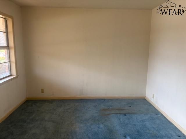 1004 E WICHITA STREET, Henrietta, TX 76365