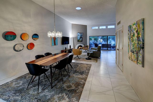 6847 E Calle Cerca, Tucson, AZ 85715