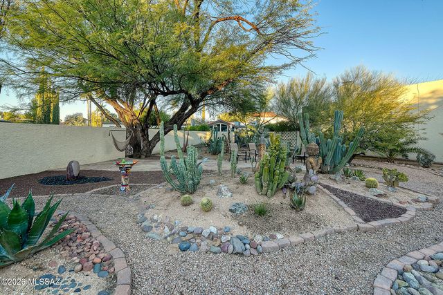 6847 E Calle Cerca, Tucson, AZ 85715