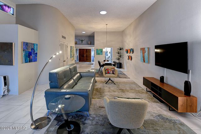 6847 E Calle Cerca, Tucson, AZ 85715